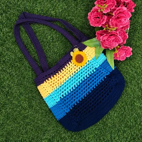 Crochet tote bag with sunflower keychain
